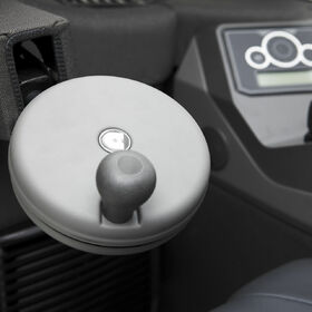 Ovládání retraku UniCarriers TERGO® UHD pomocí minimalizovaného volantu je velice lehké a citlivé.